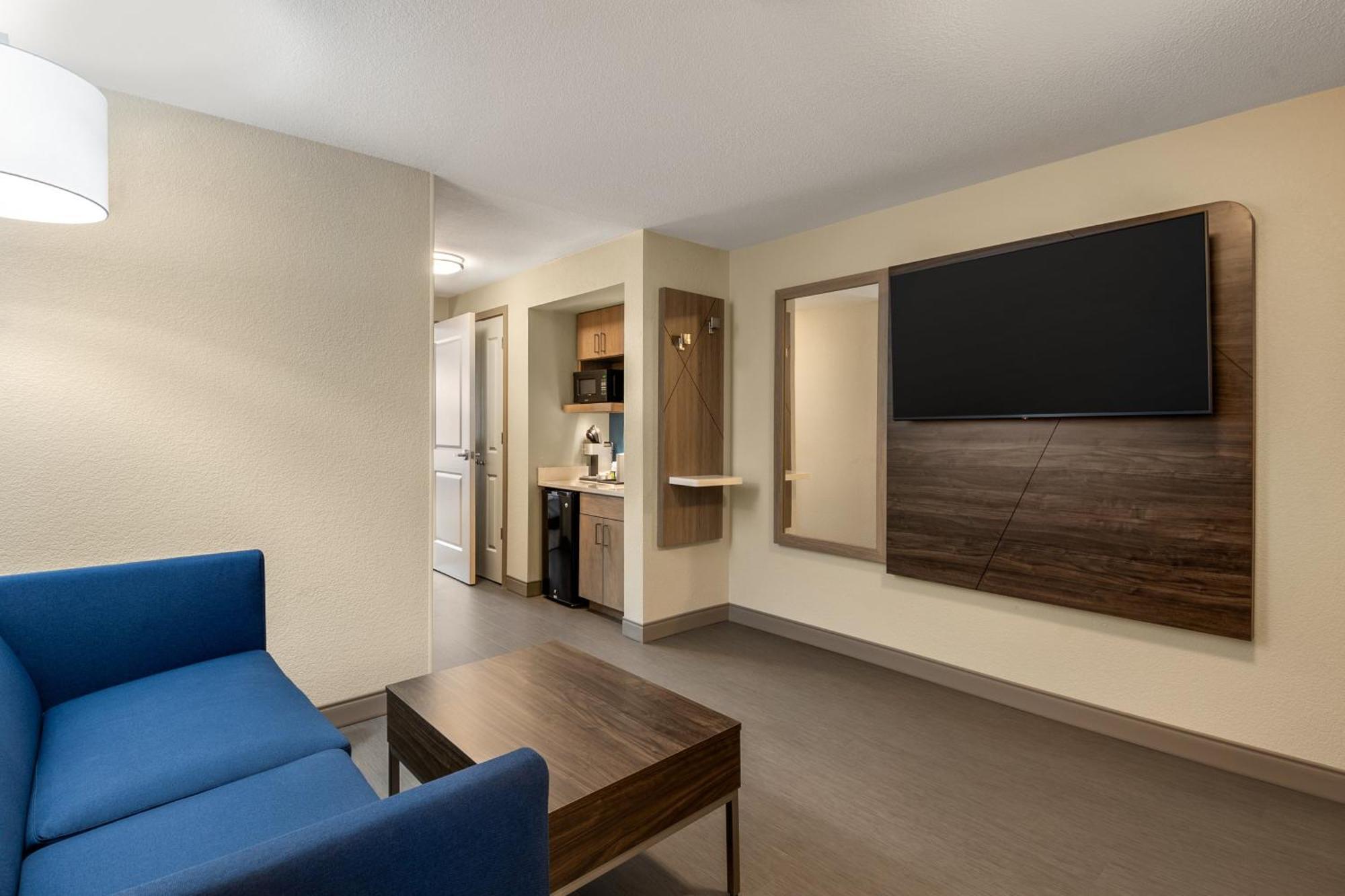 Express By Ihg Hotel 2*