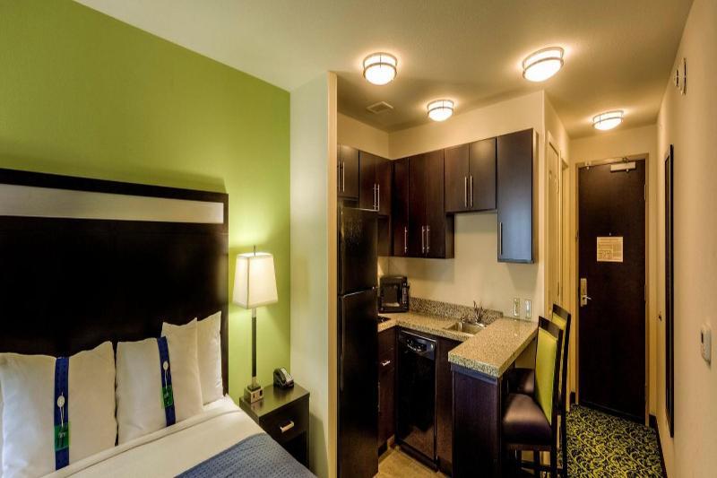 Express By Ihg Hotel 2*