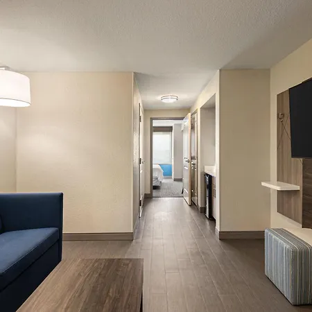 Holiday Inn Express Richmond By Ihg Exterior photo